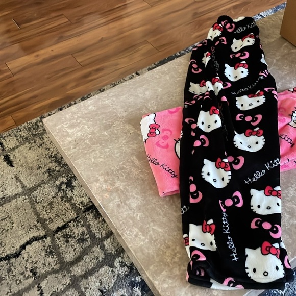 - - Bundle of 2 Kidds hello kitty pj pants - Picture 2 of 4